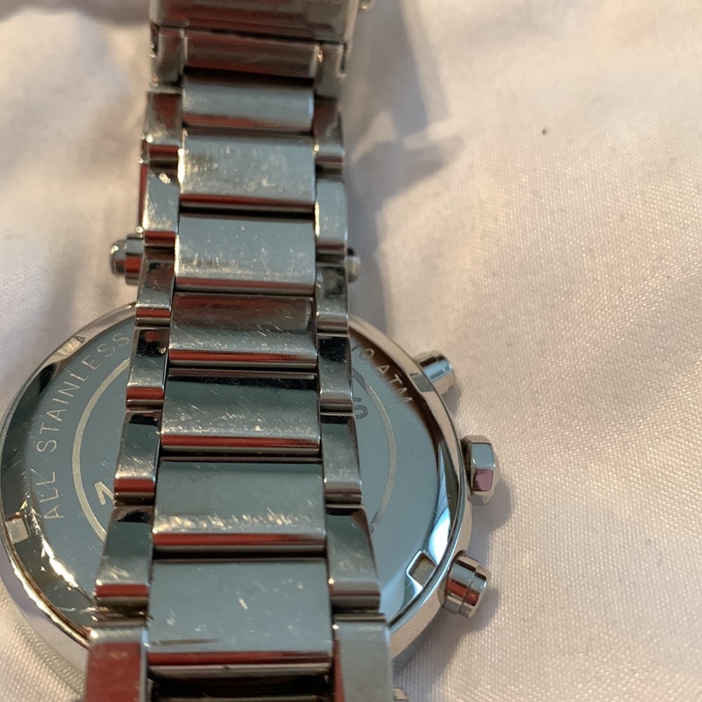 Michael Kors Watch - Picture 6 of 8